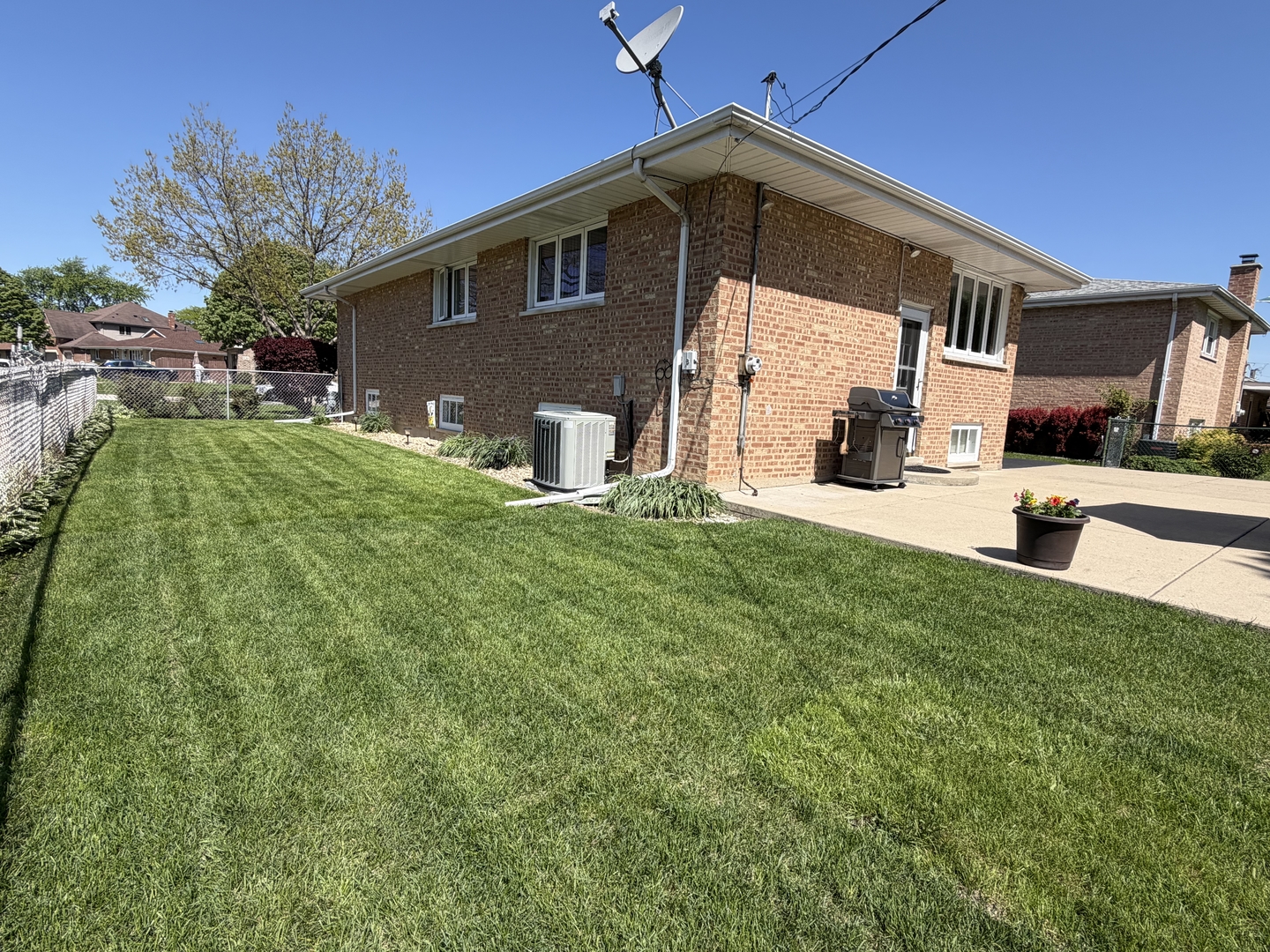 8759 Natoma Avenue, Oak Lawn, IL 60453