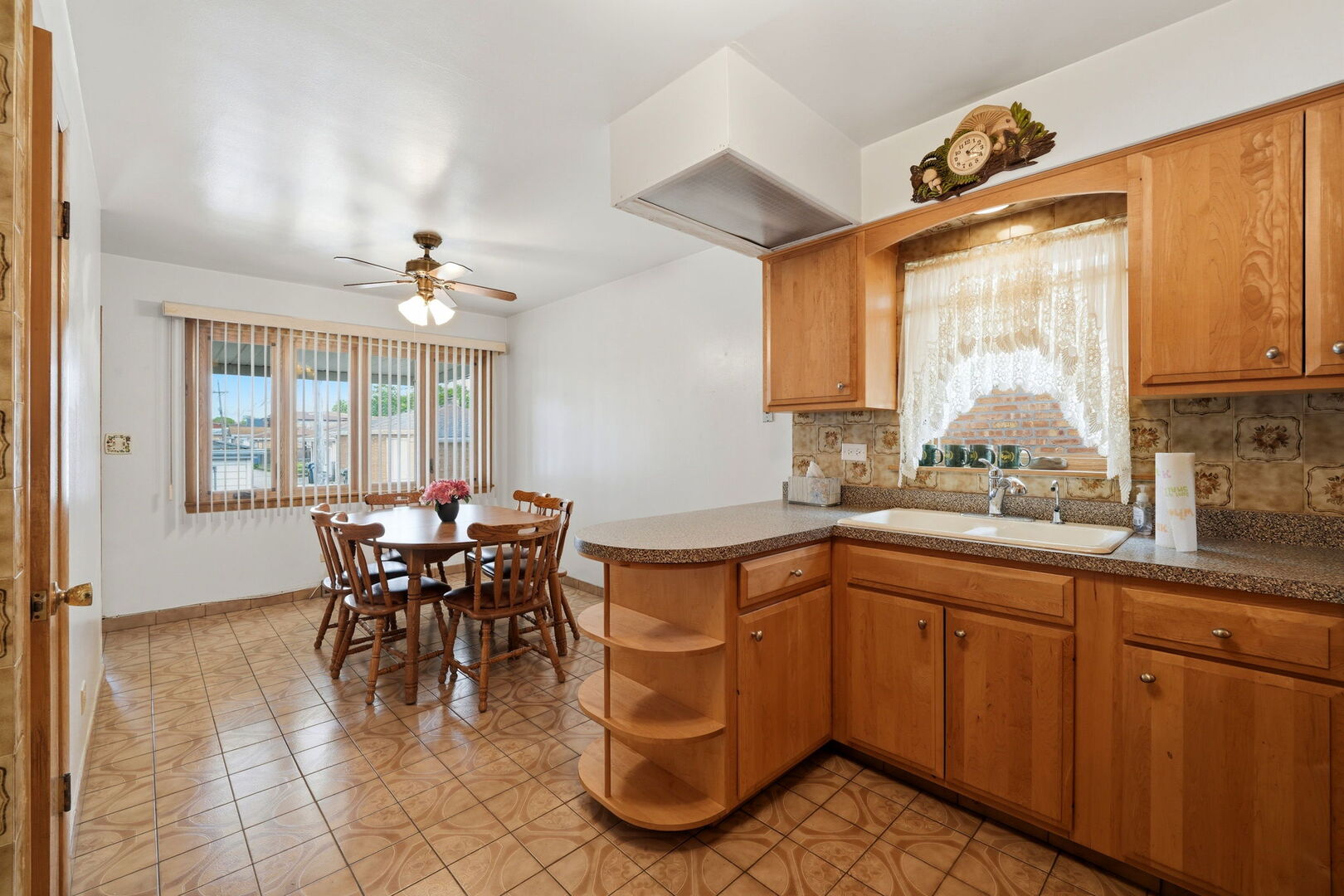 4917 N Oriole Avenue, Harwood Heights, IL 60706