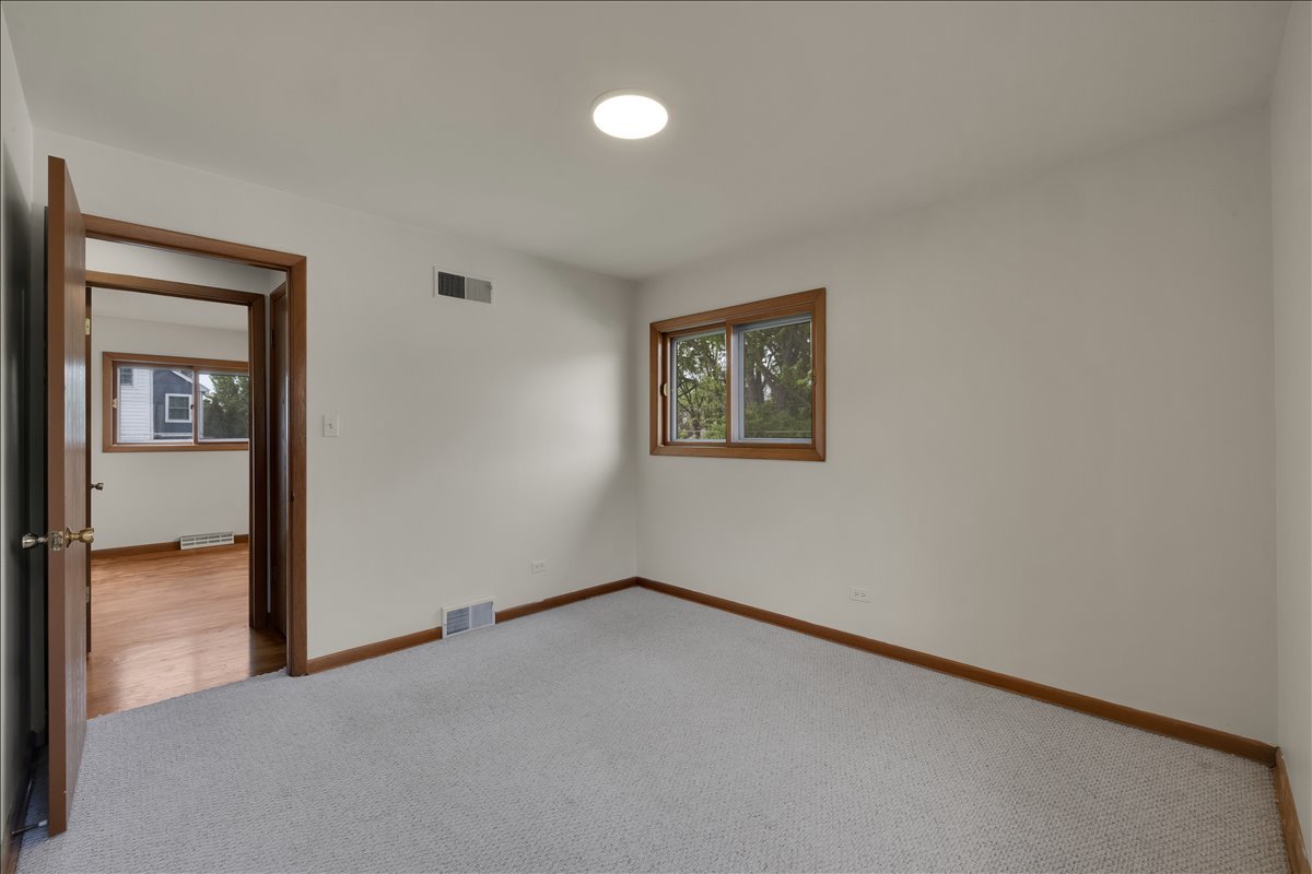 850 S Hillside Avenue, Elmhurst, IL 60126