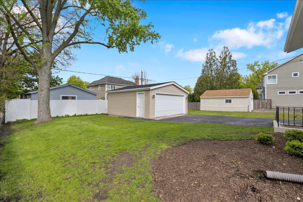 850 S Hillside Avenue, Elmhurst, IL 60126
