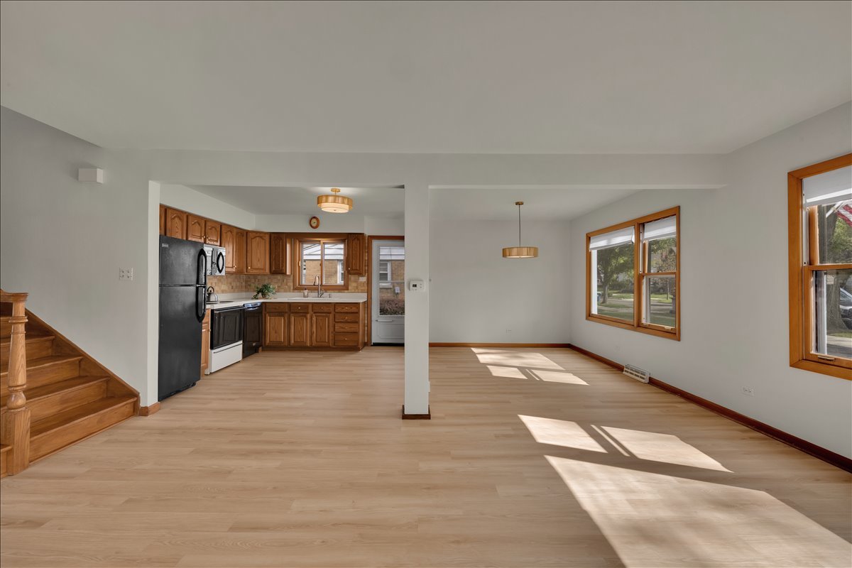 850 S Hillside Avenue, Elmhurst, IL 60126