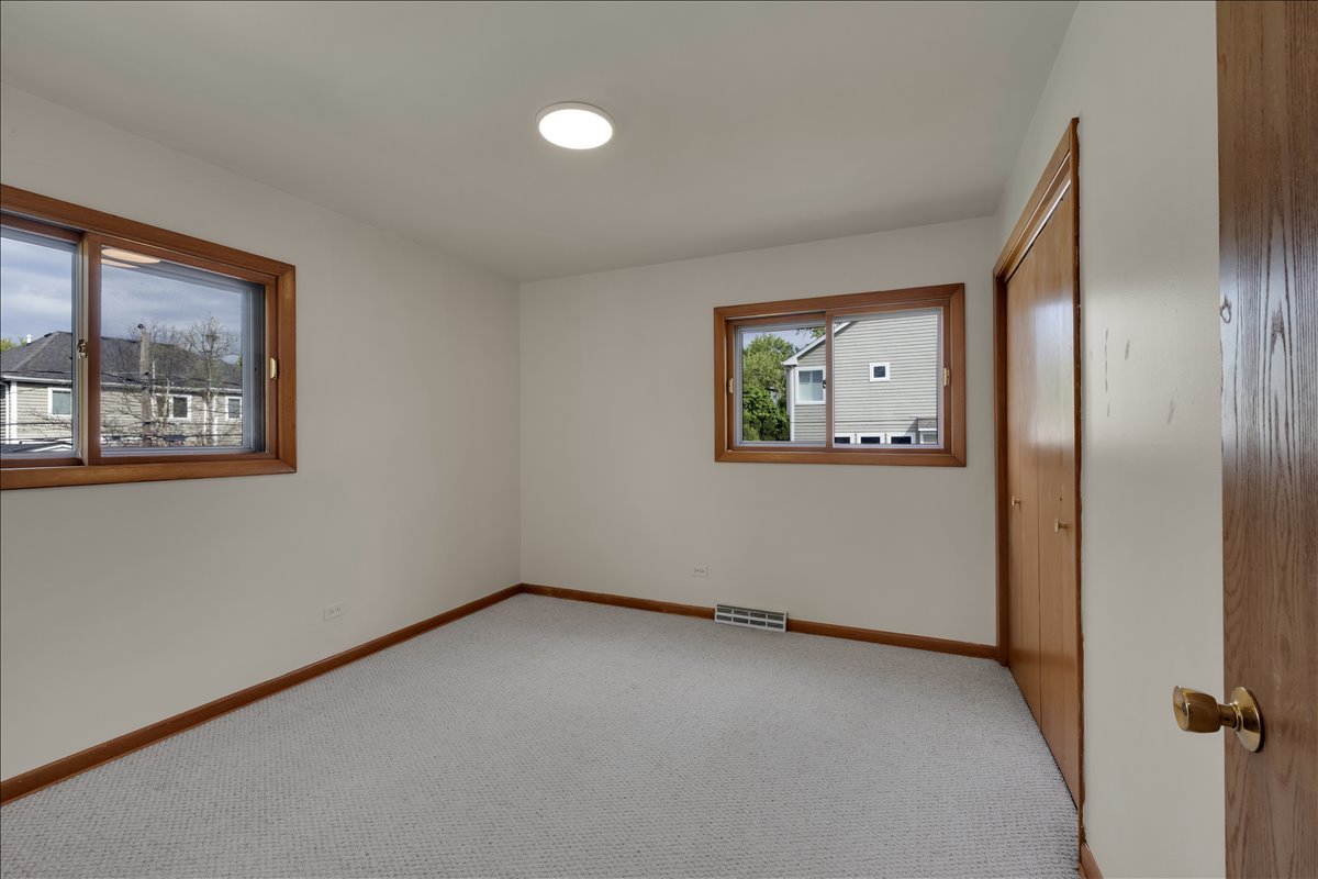 850 S Hillside Avenue, Elmhurst, IL 60126