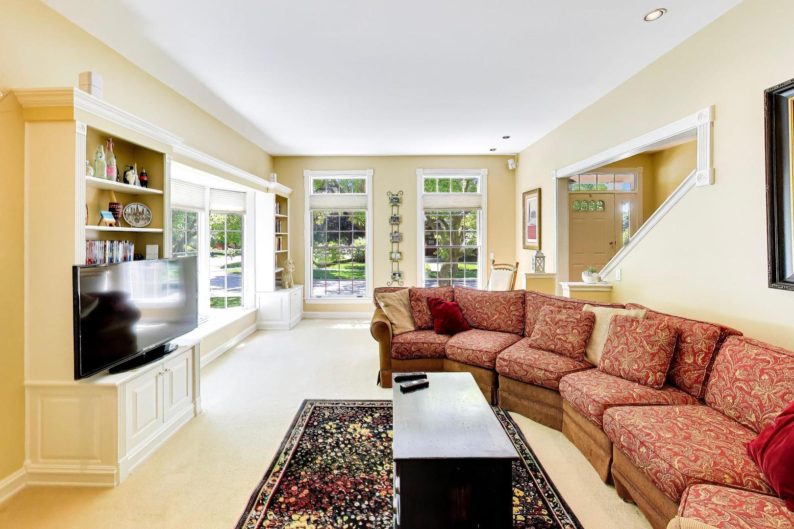 418 S Na Wa Ta Avenue, Mount Prospect, IL 60056