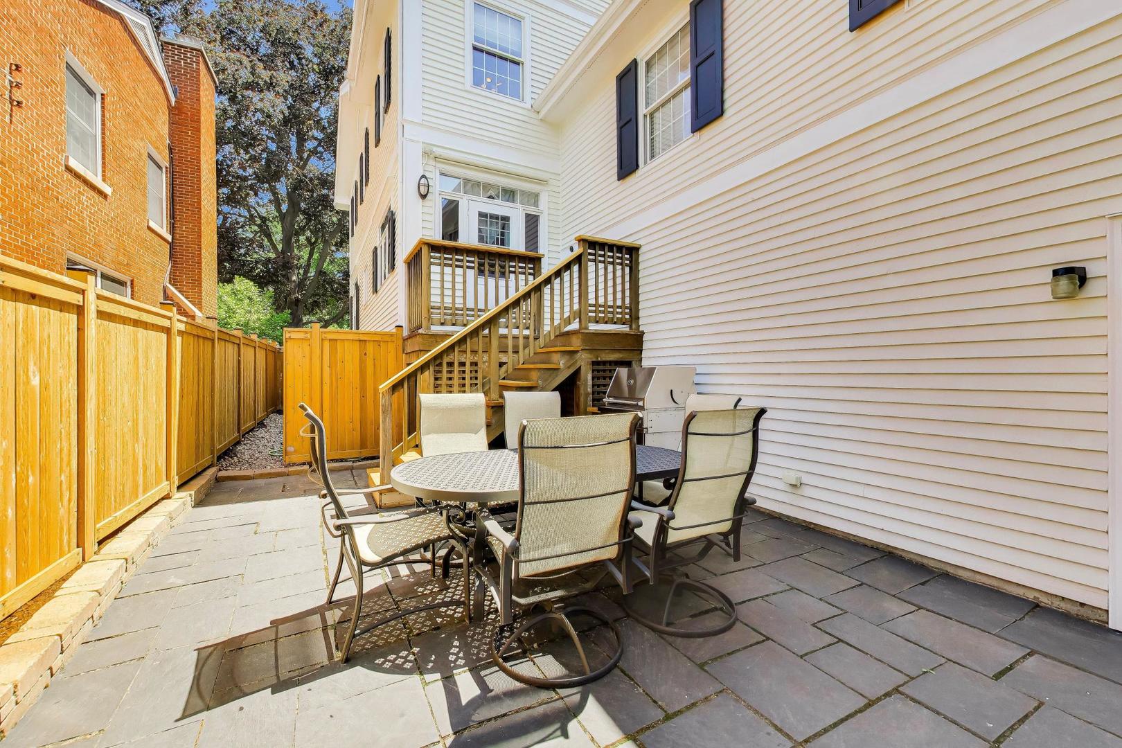 418 S Na Wa Ta Avenue, Mount Prospect, IL 60056