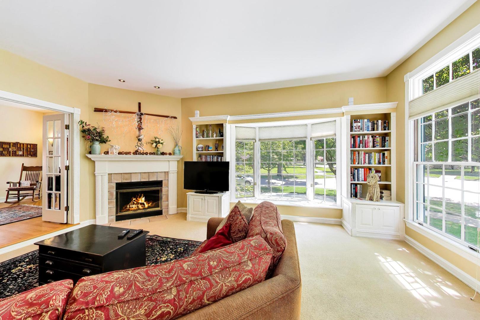 418 S Na Wa Ta Avenue, Mount Prospect, IL 60056