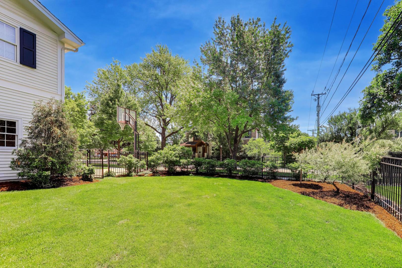 418 S Na Wa Ta Avenue, Mount Prospect, IL 60056