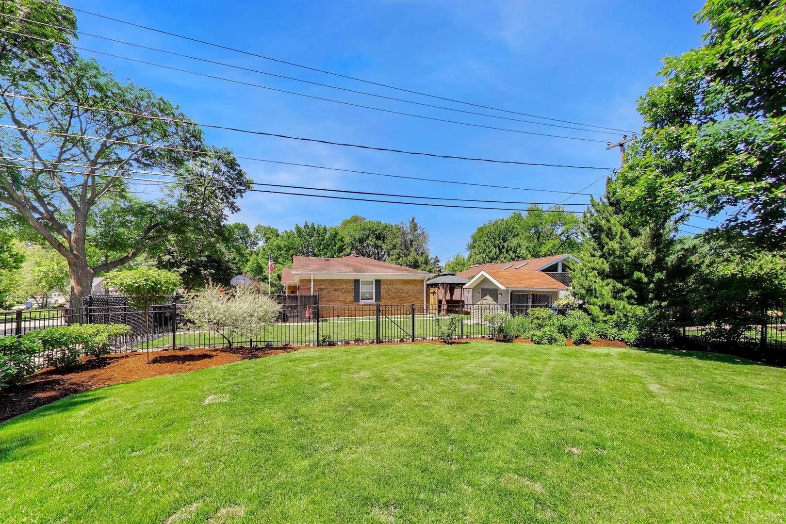 418 S Na Wa Ta Avenue, Mount Prospect, IL 60056