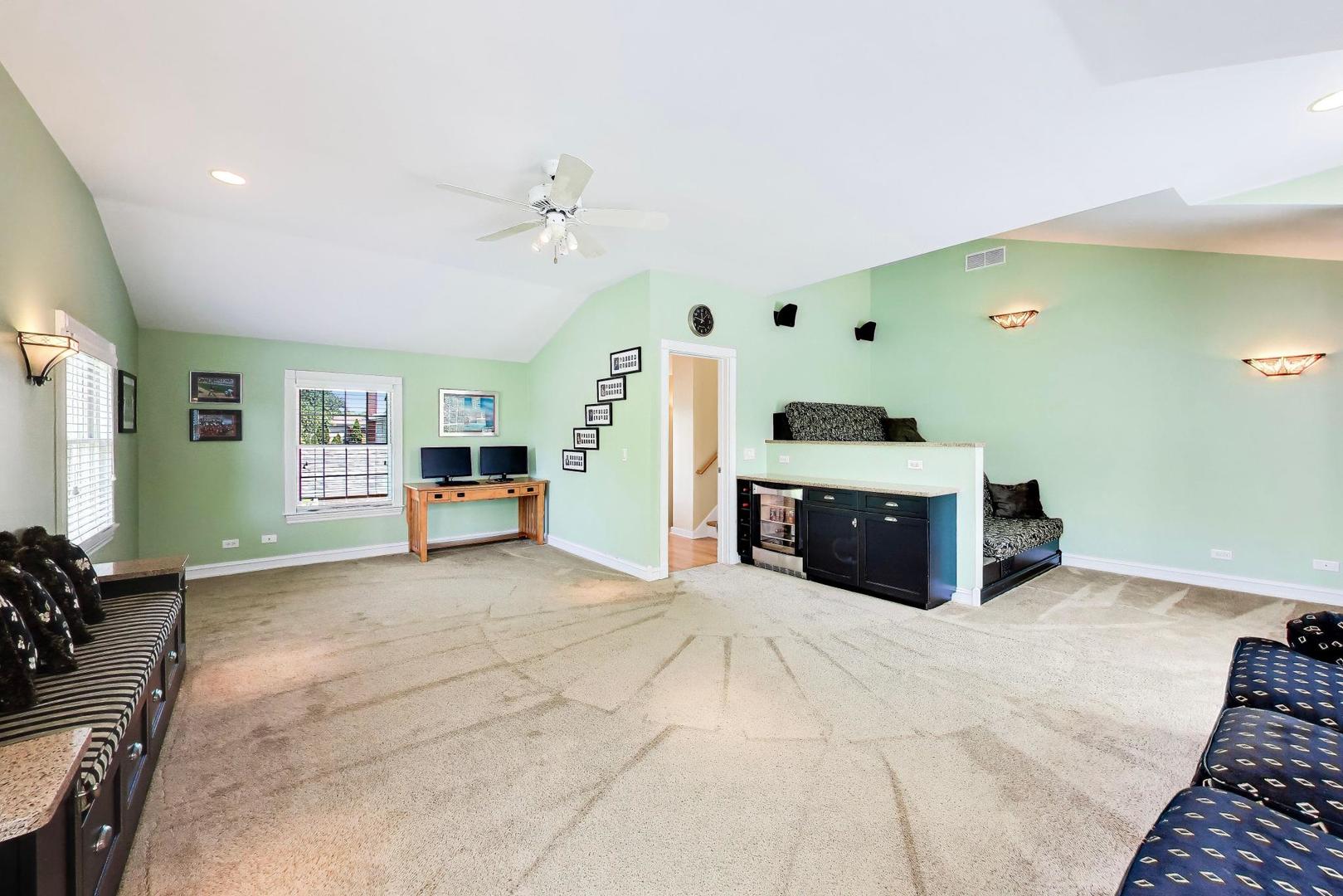 418 S Na Wa Ta Avenue, Mount Prospect, IL 60056