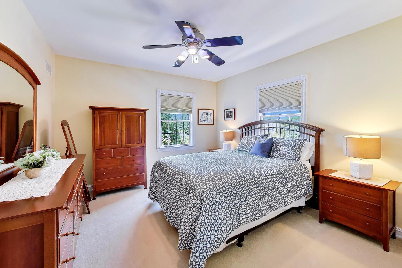 418 S Na Wa Ta Avenue, Mount Prospect, IL 60056