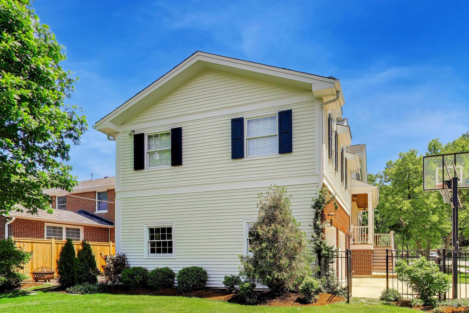 418 S Na Wa Ta Avenue, Mount Prospect, IL 60056
