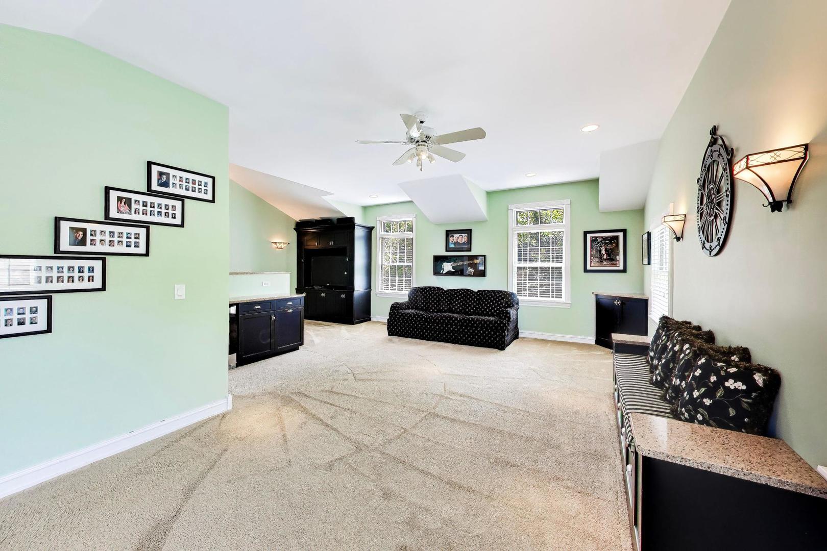 418 S Na Wa Ta Avenue, Mount Prospect, IL 60056