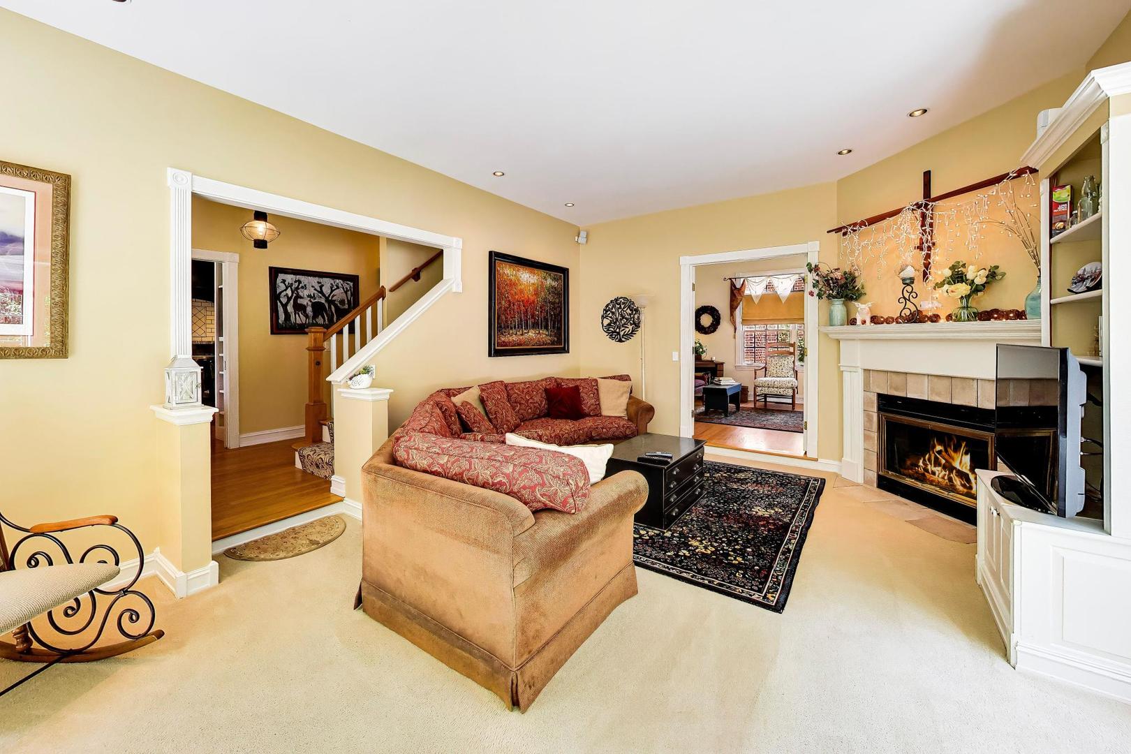 418 S Na Wa Ta Avenue, Mount Prospect, IL 60056