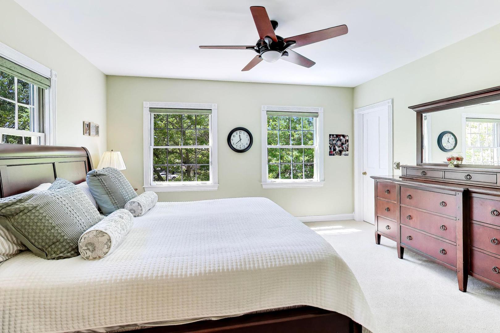 418 S Na Wa Ta Avenue, Mount Prospect, IL 60056