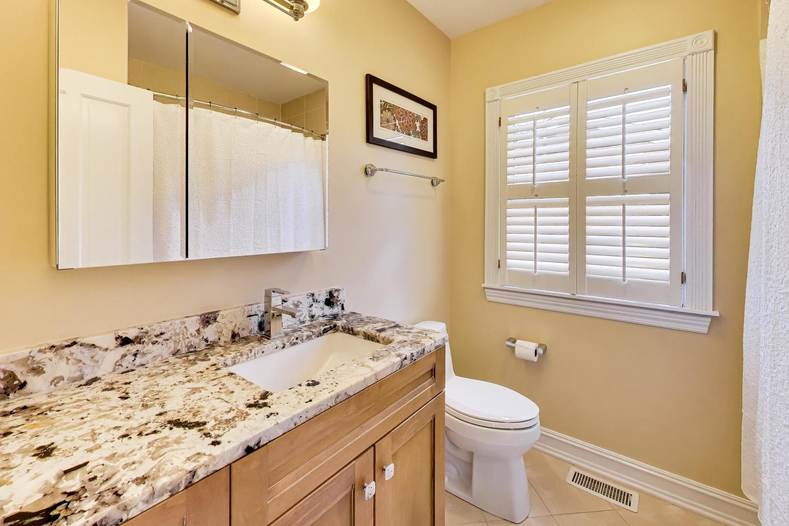 418 S Na Wa Ta Avenue, Mount Prospect, IL 60056