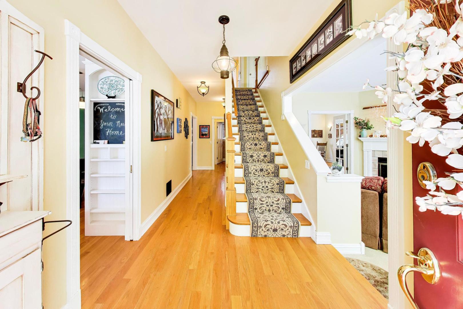 418 S Na Wa Ta Avenue, Mount Prospect, IL 60056