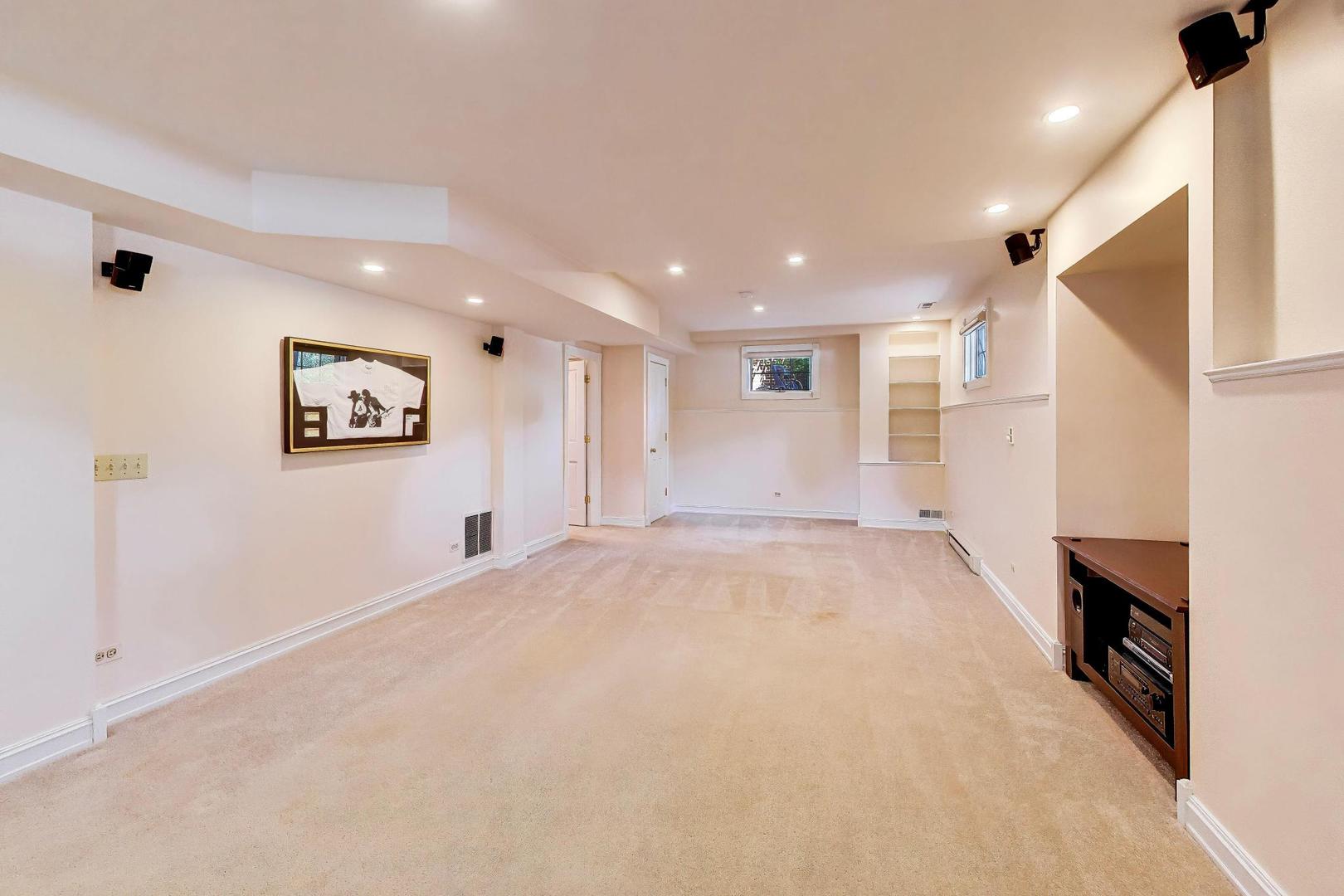 418 S Na Wa Ta Avenue, Mount Prospect, IL 60056