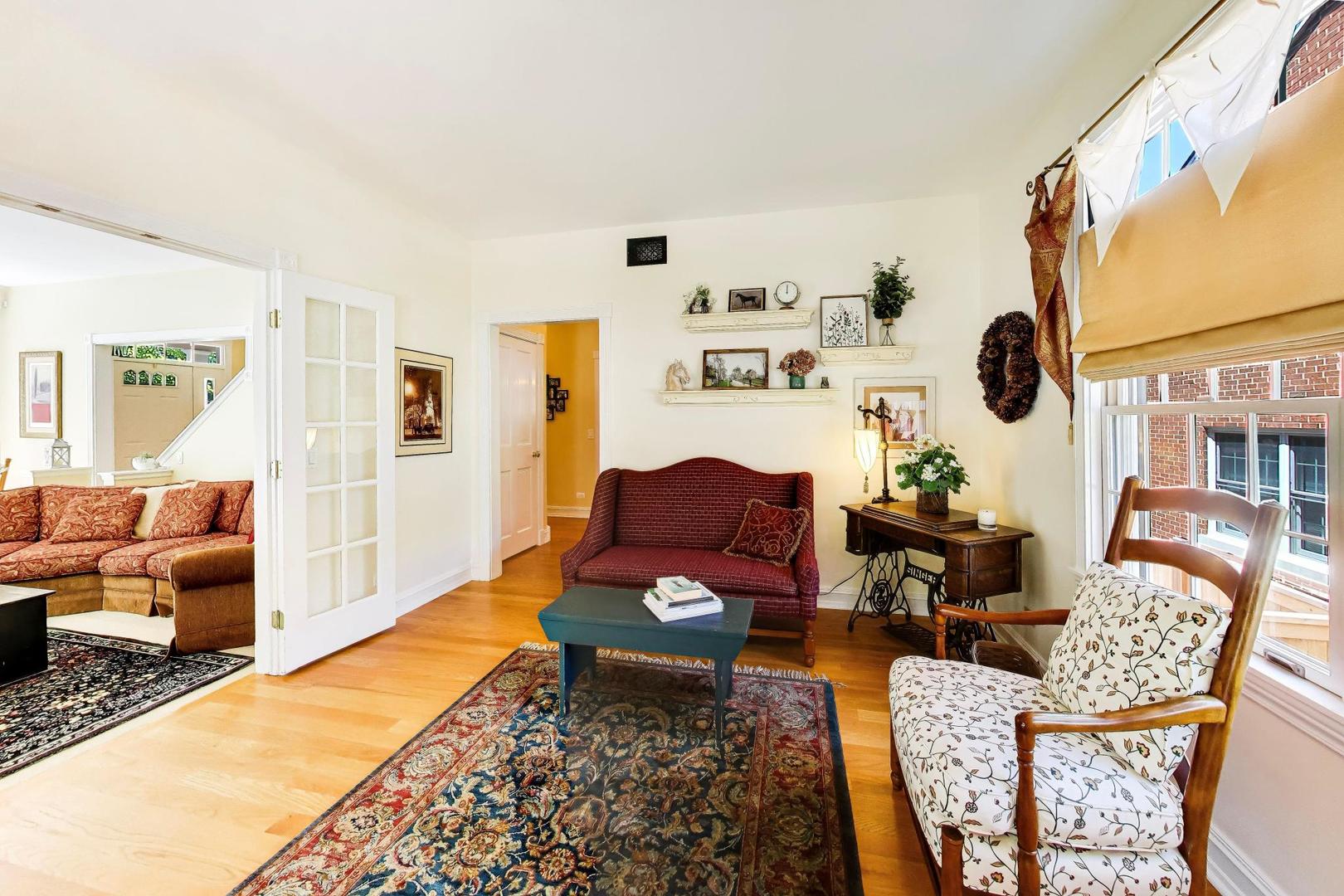 418 S Na Wa Ta Avenue, Mount Prospect, IL 60056