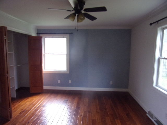 902 E Richardson Street, Farmer City, IL 61842