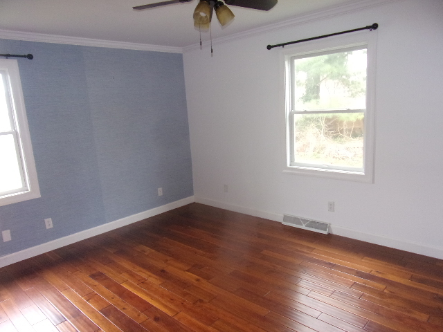 902 E Richardson Street, Farmer City, IL 61842