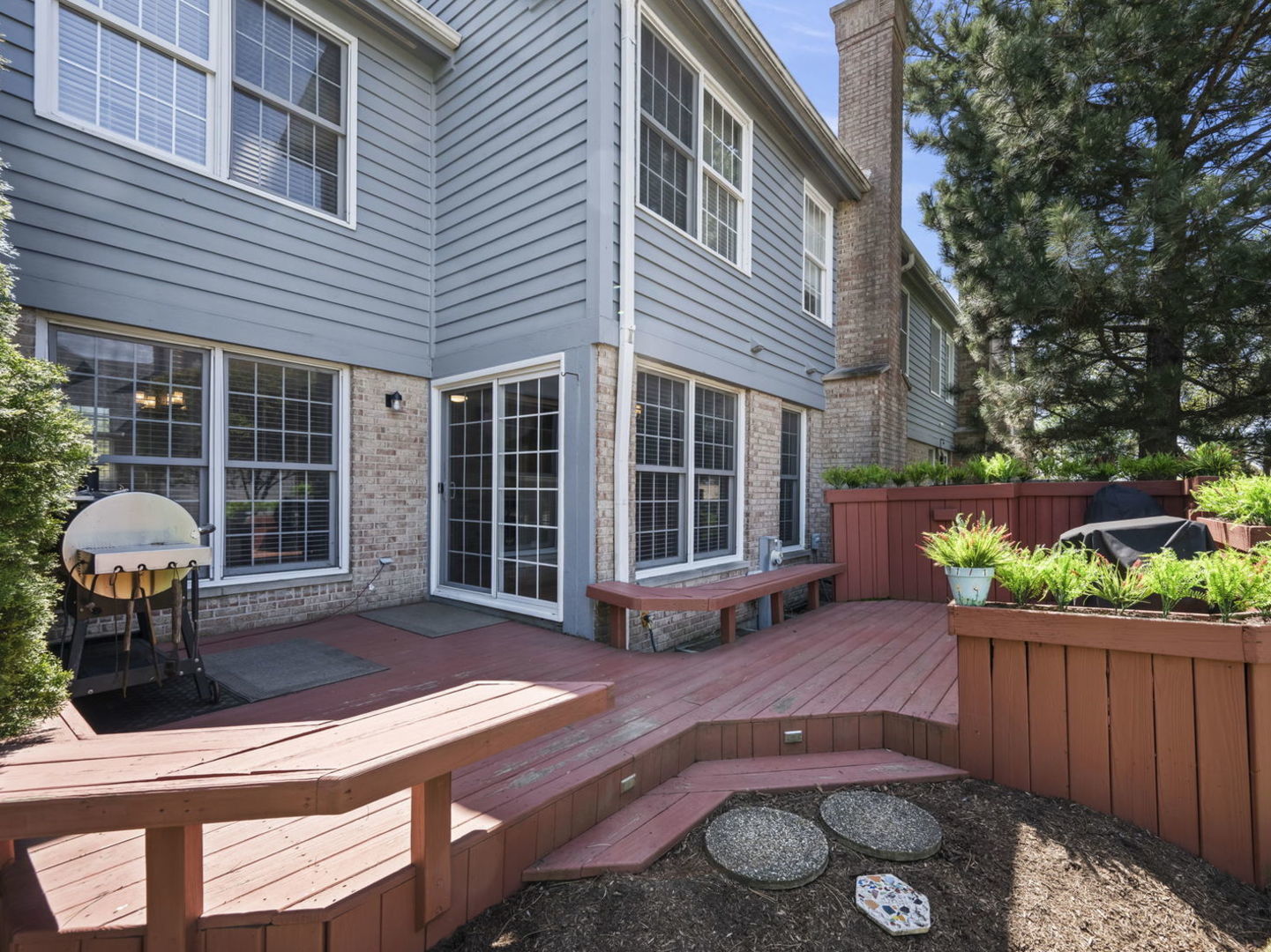 301 Lynwood Circle, Bloomingdale, IL 60108