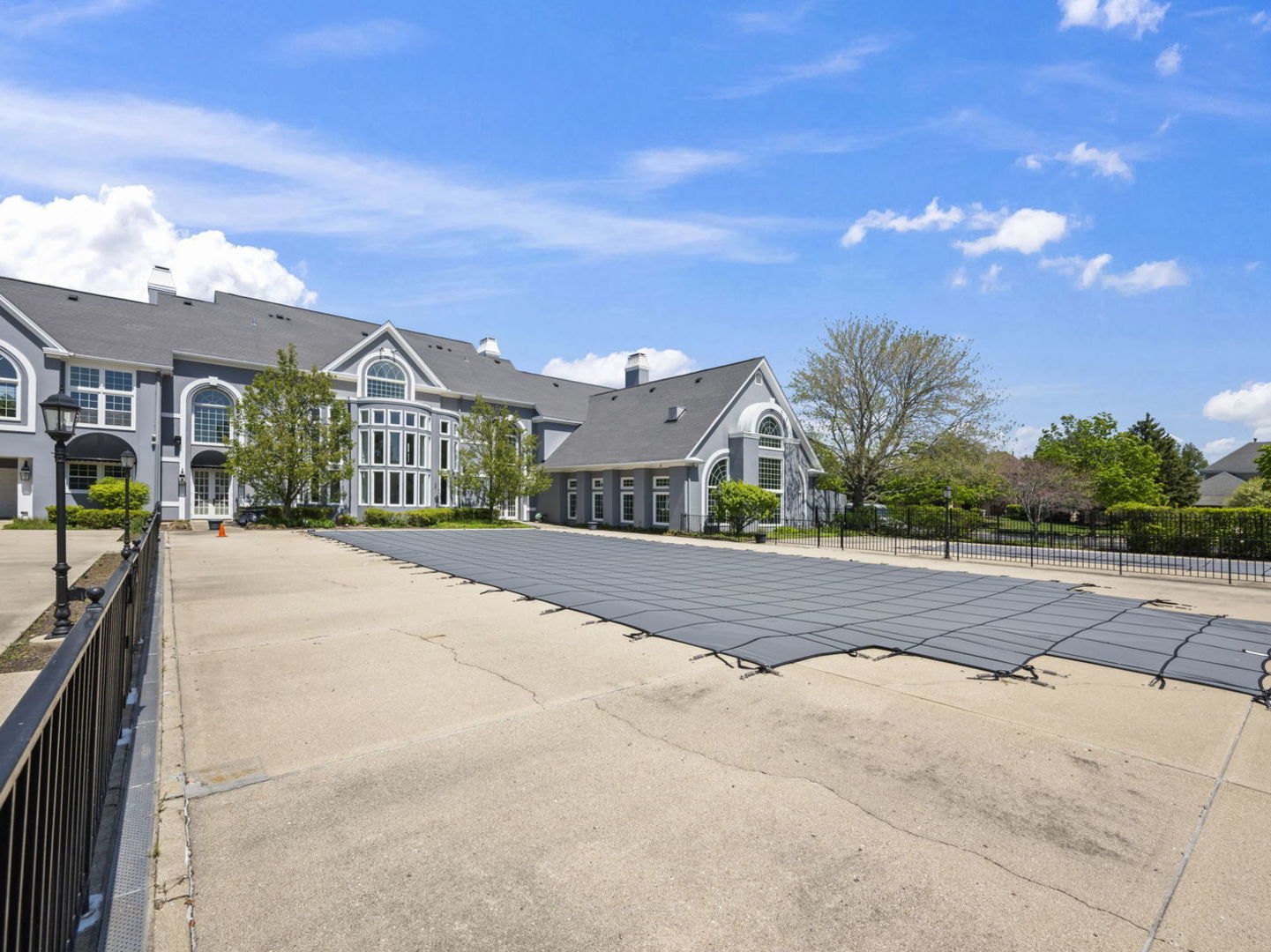 301 Lynwood Circle, Bloomingdale, IL 60108