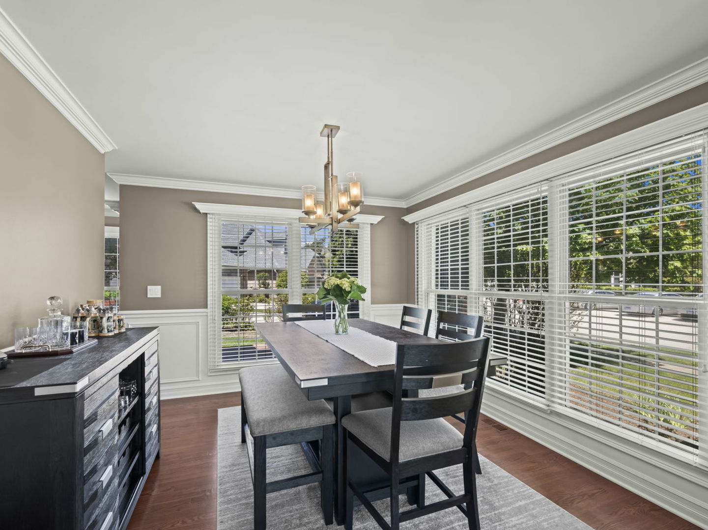 301 Lynwood Circle, Bloomingdale, IL 60108