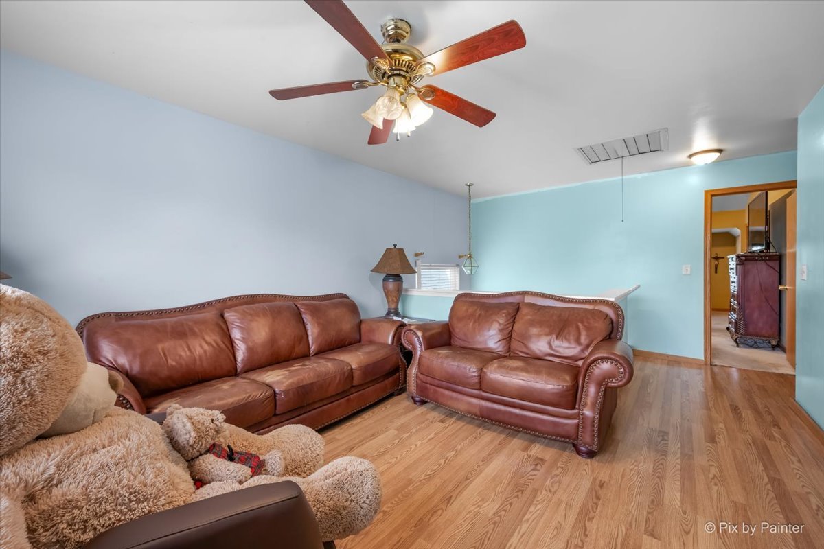 1900 Mayfield Court, Romeoville, IL 60446