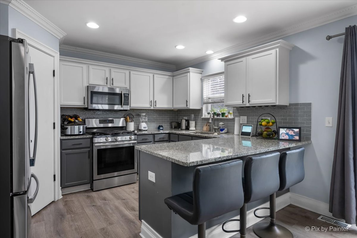 1900 Mayfield Court, Romeoville, IL 60446