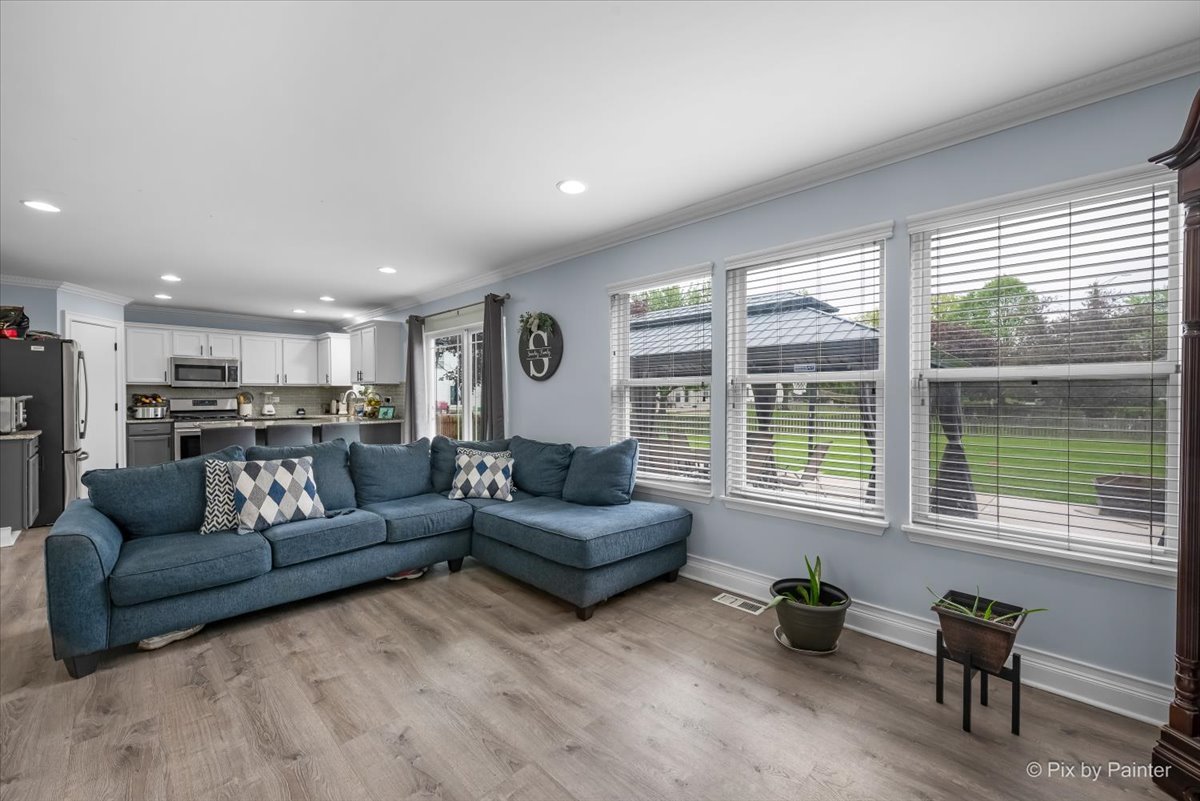 1900 Mayfield Court, Romeoville, IL 60446