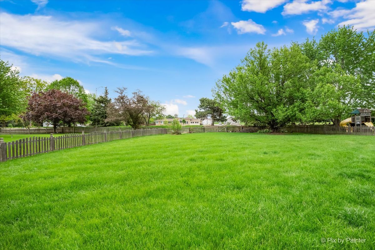 1900 Mayfield Court, Romeoville, IL 60446