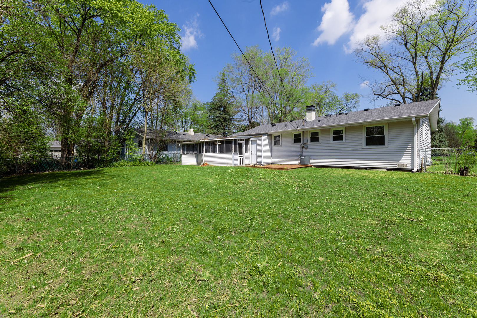 348 Seminole Lane, Carol Stream, IL 60188