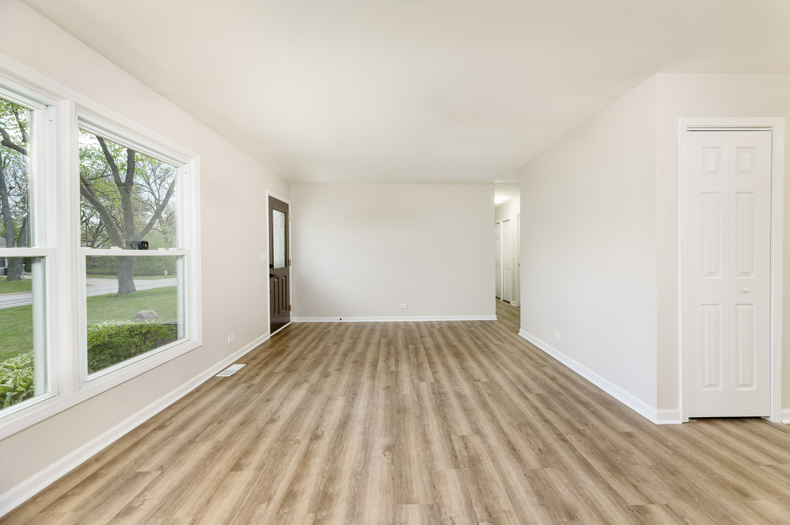 348 Seminole Lane, Carol Stream, IL 60188
