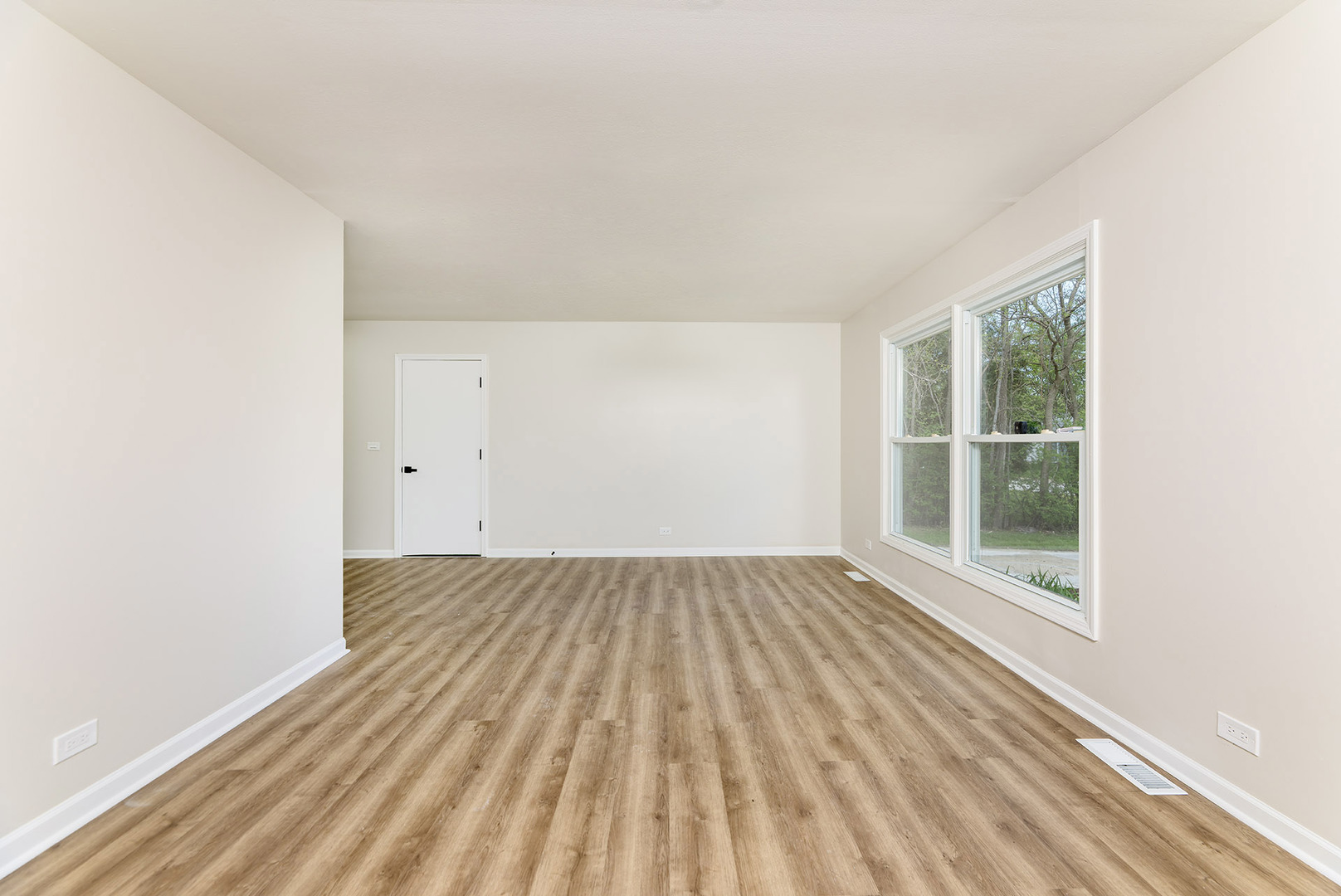 348 Seminole Lane, Carol Stream, IL 60188