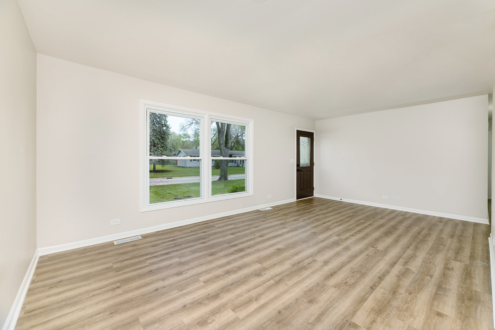 348 Seminole Lane, Carol Stream, IL 60188
