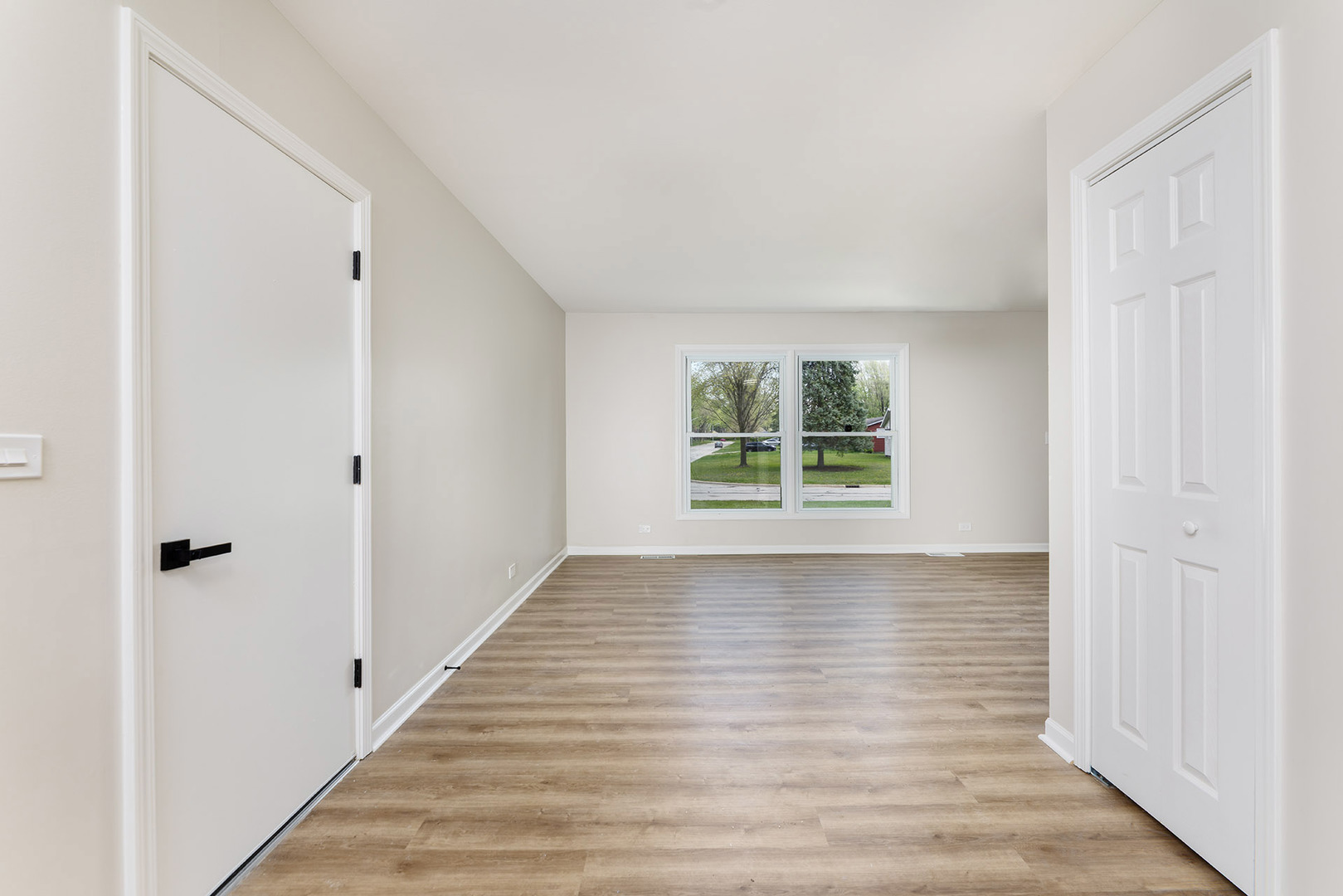 348 Seminole Lane, Carol Stream, IL 60188