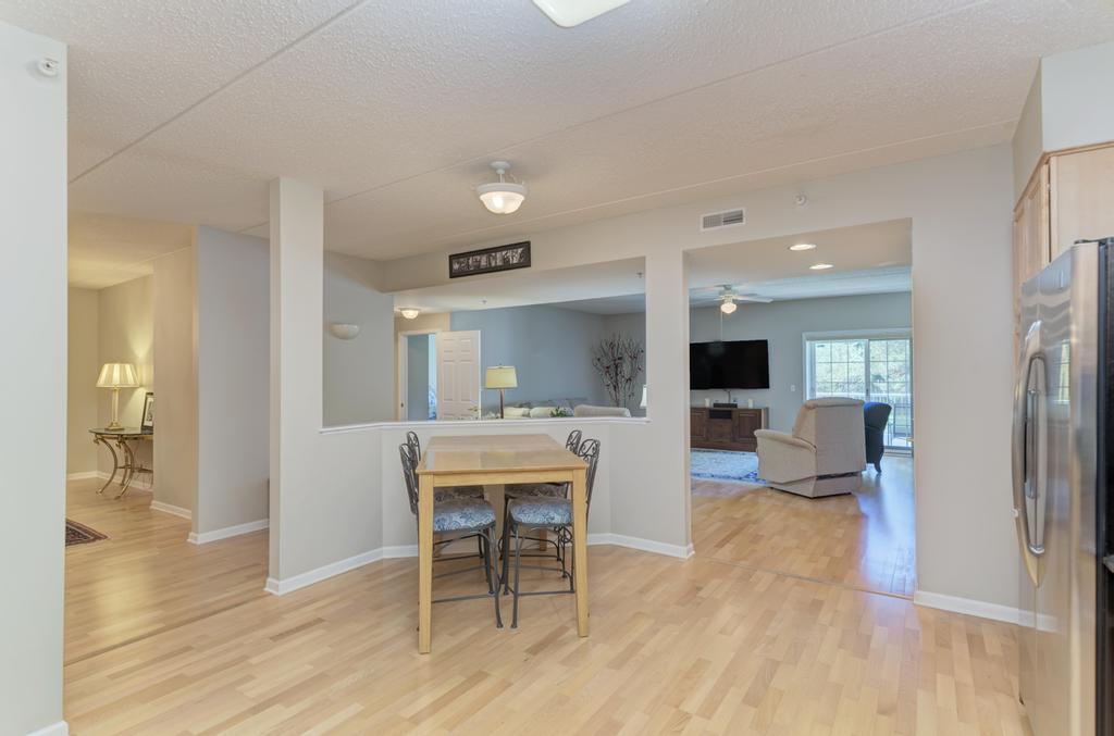 601 W Rand Road #106, Arlington Heights, IL 60004