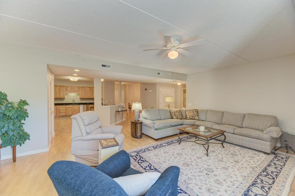 601 W Rand Road #106, Arlington Heights, IL 60004
