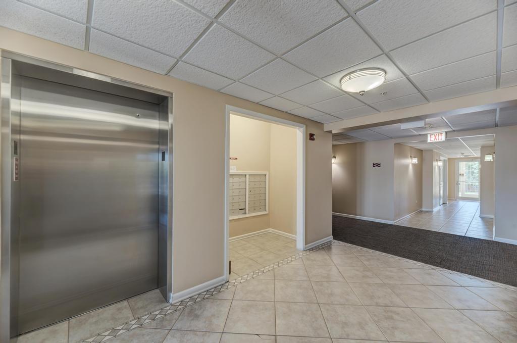 601 W Rand Road #106, Arlington Heights, IL 60004