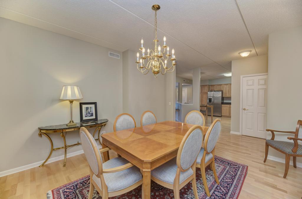 601 W Rand Road #106, Arlington Heights, IL 60004