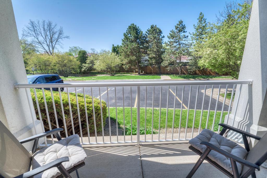601 W Rand Road #106, Arlington Heights, IL 60004