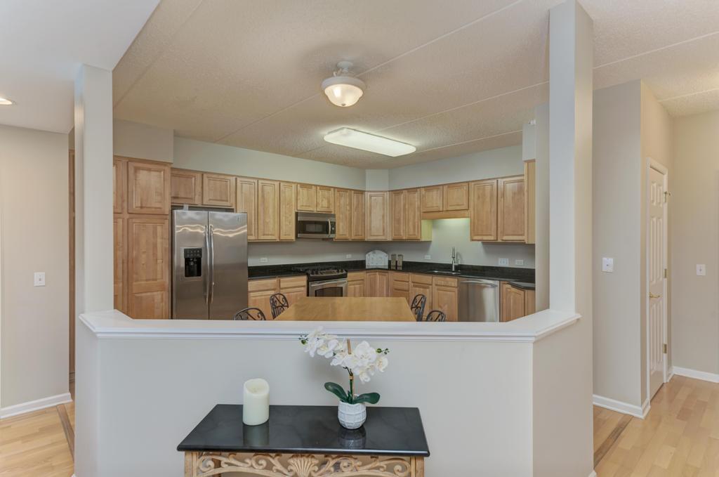 601 W Rand Road #106, Arlington Heights, IL 60004