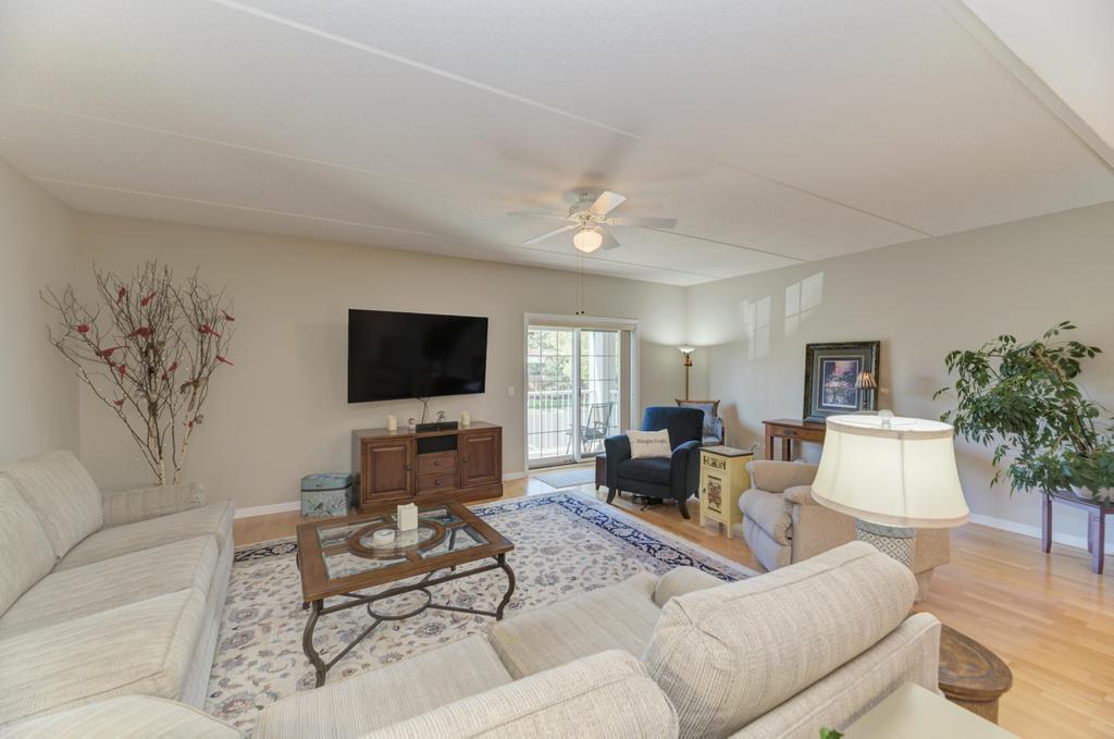601 W Rand Road #106, Arlington Heights, IL 60004