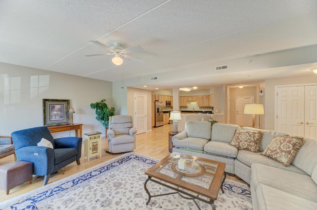 601 W Rand Road #106, Arlington Heights, IL 60004