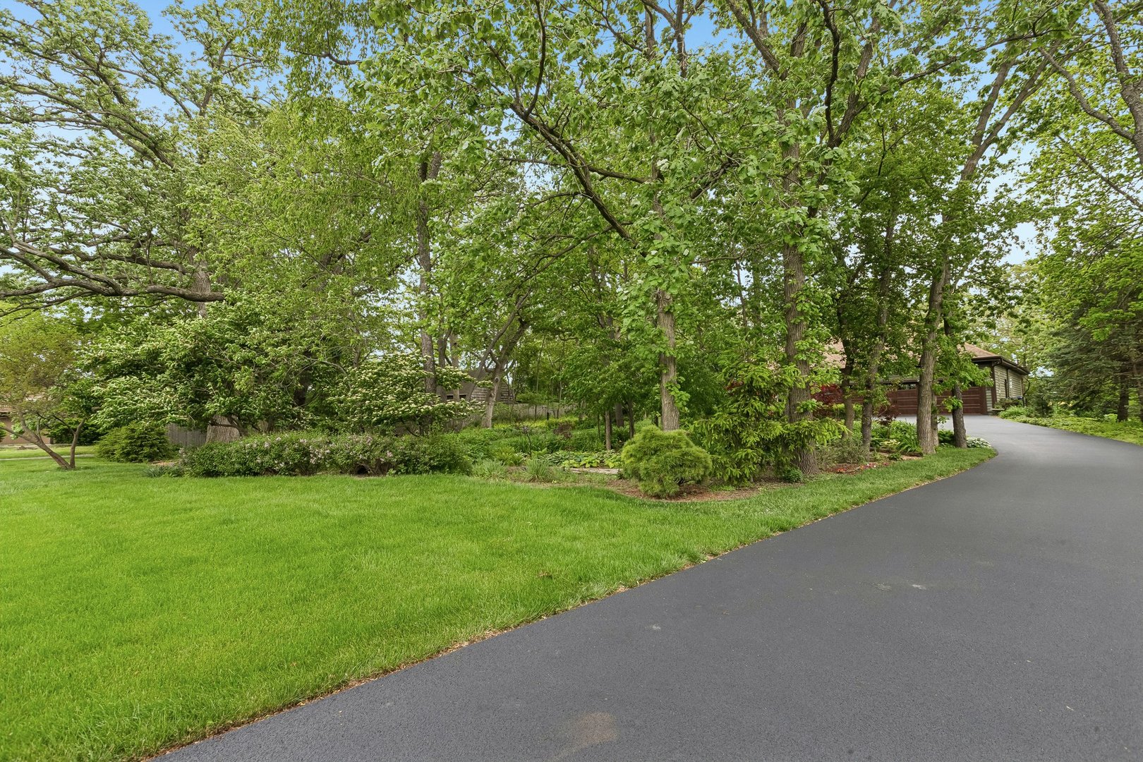 26073 W Laurel Court, Wauconda, IL 60084