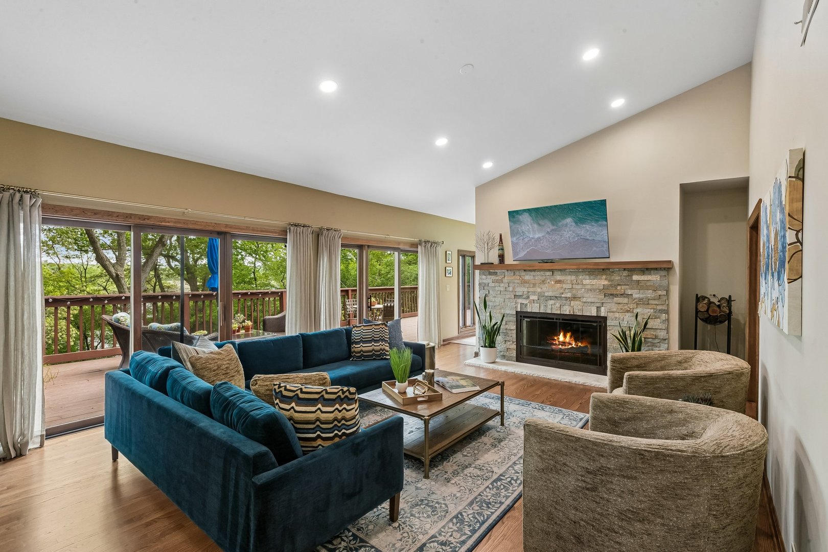 26073 W Laurel Court, Wauconda, IL 60084