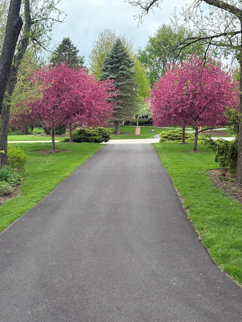 26073 W Laurel Court, Wauconda, IL 60084