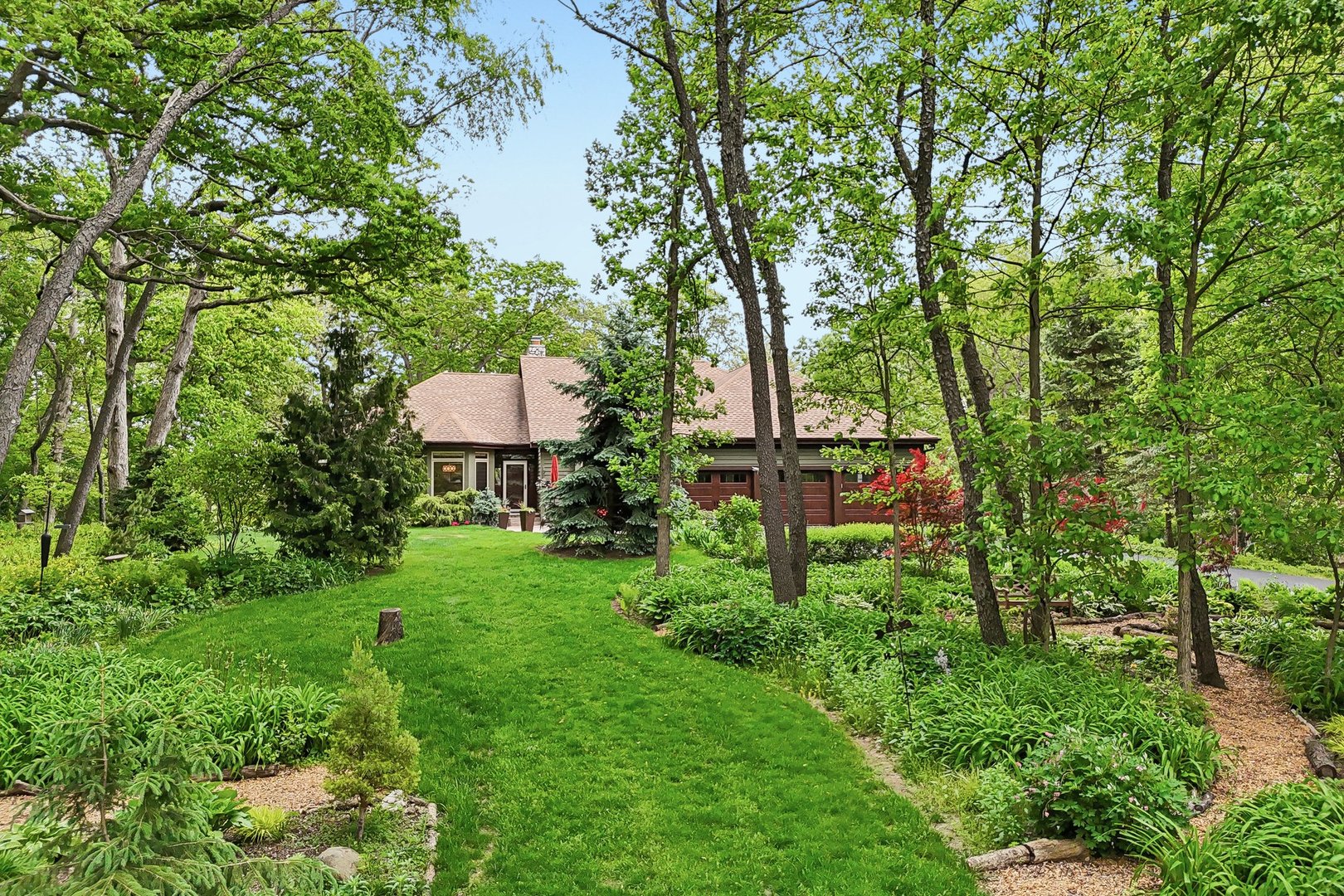 26073 W Laurel Court, Wauconda, IL 60084