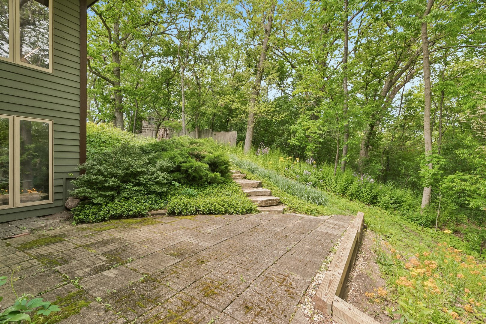 26073 W Laurel Court, Wauconda, IL 60084