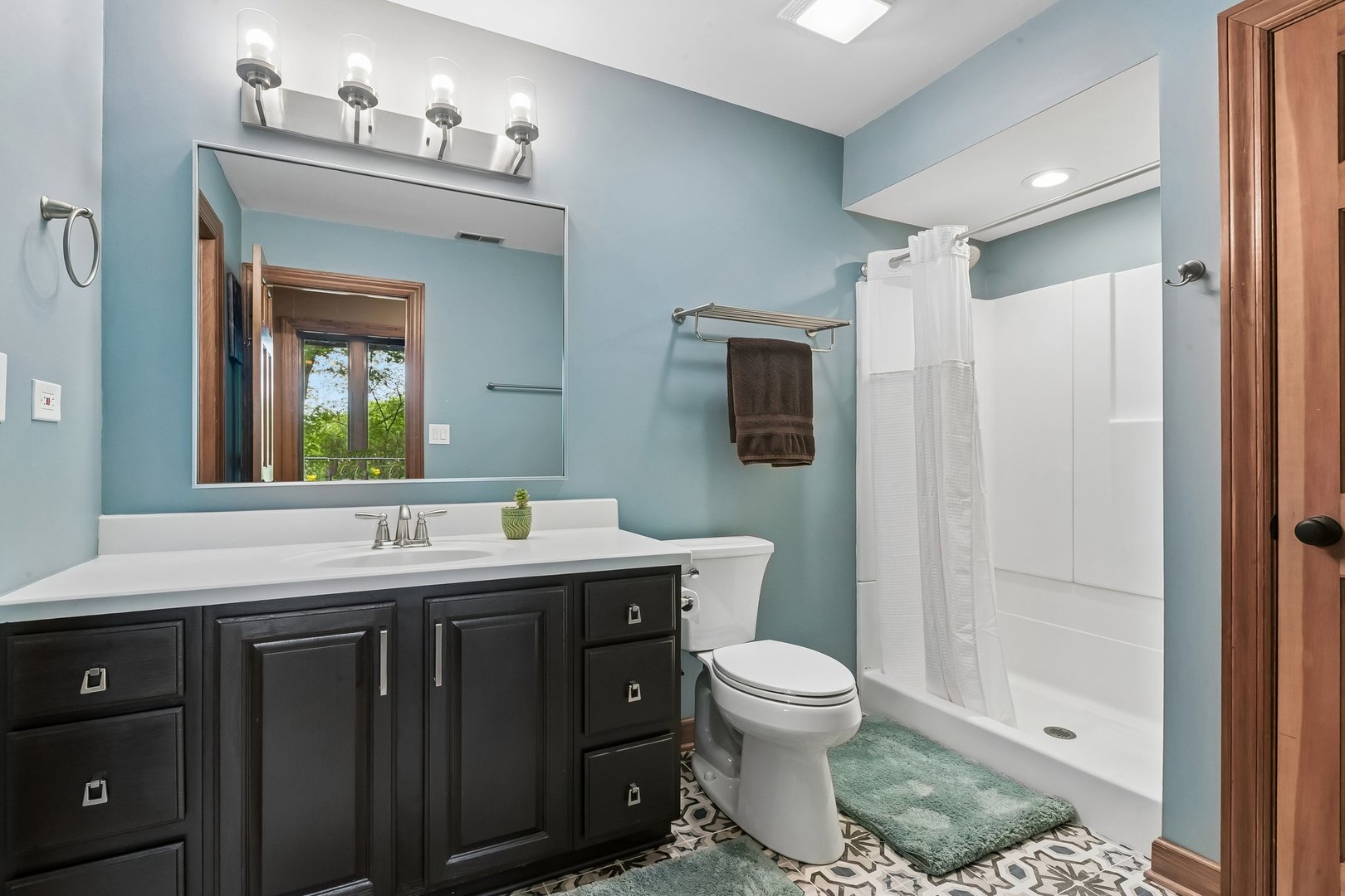 26073 W Laurel Court, Wauconda, IL 60084