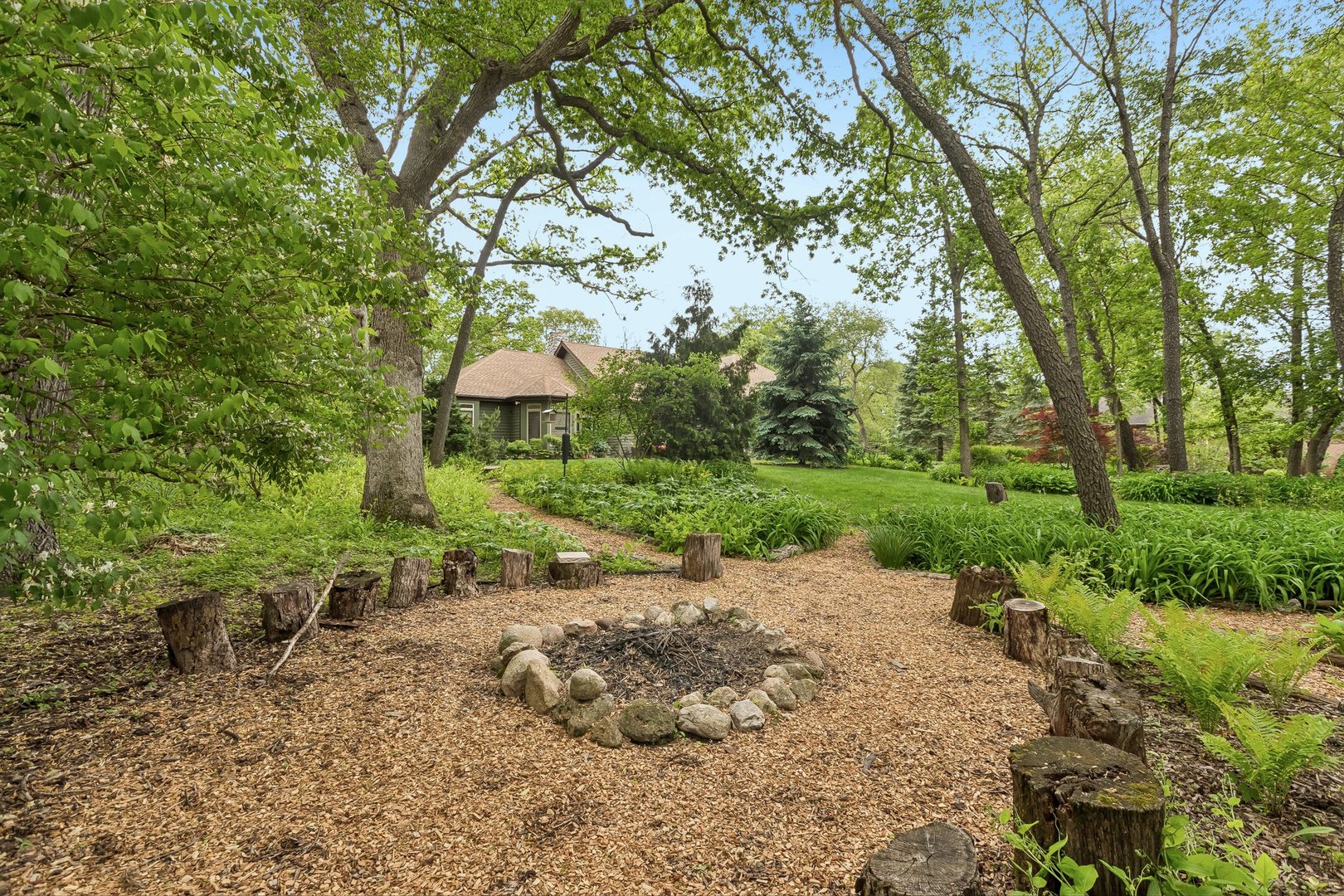 26073 W Laurel Court, Wauconda, IL 60084